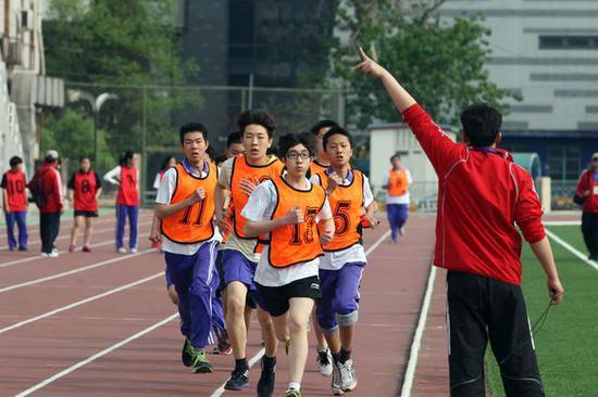 中考体育跑步应吃什么