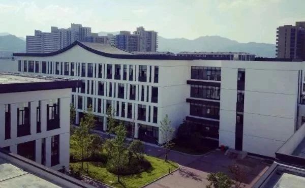 关注 千岛湖建兰中学开始招生咨询啦